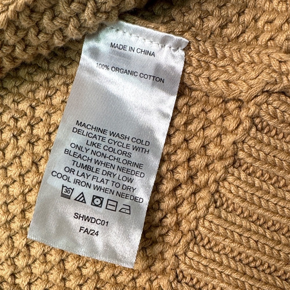 Women’s QUINCE Oversized Cable Knit Cardigan Sweater Size L - Picture 6 of 8